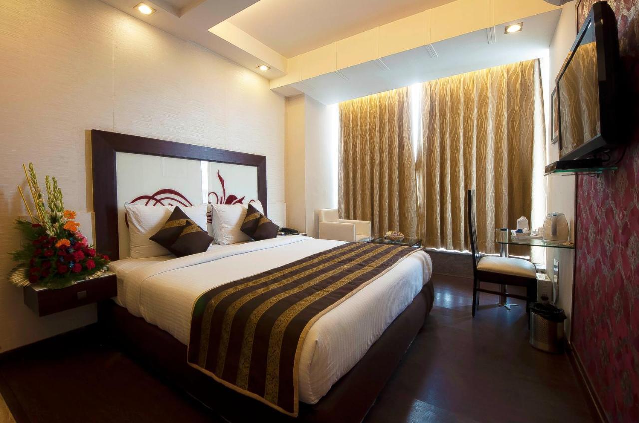 Hotel Pitrashish Grand And Premium Delhi  Exterior foto