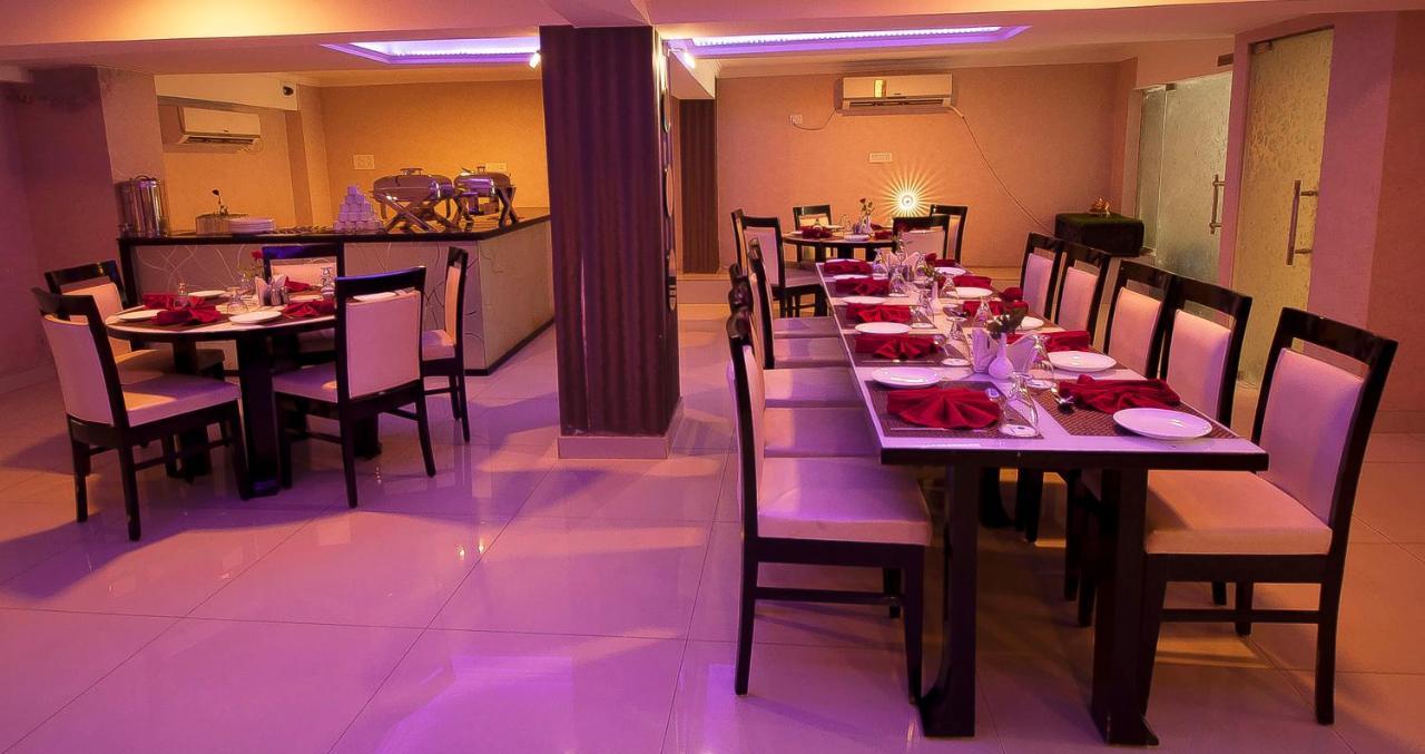 Hotel Pitrashish Grand And Premium Delhi  Exterior foto