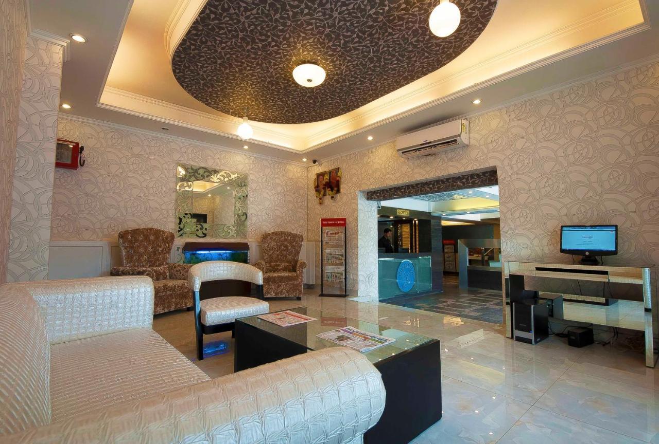 Hotel Pitrashish Grand And Premium Delhi  Exterior foto